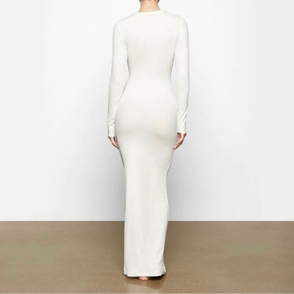 SKIMS White Lounge Long Sleeve Maxi Dress size xs - Picture 4 of 9